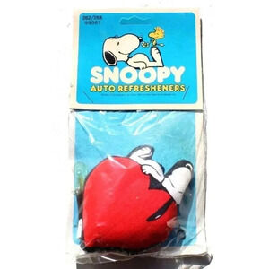 Sealed 1965 Vintage Peanut Snoopy Laying On Heart Woodstock Auto Refreshener NOS